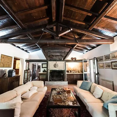 Tenuta Torre Di Pian Castagno Farm stay Sutri